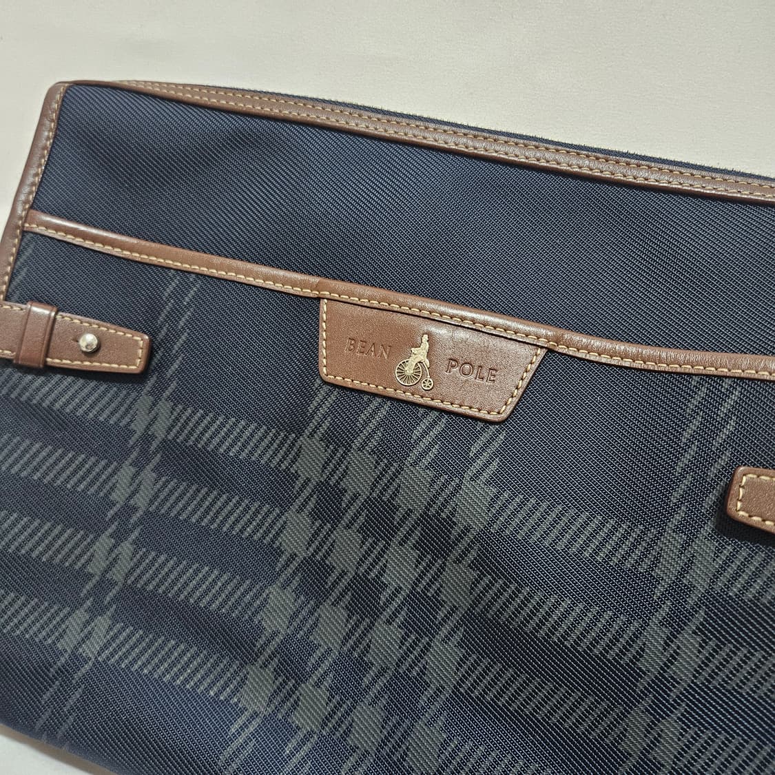 빈폴 체크 소가죽 크로스백 상품이미지2