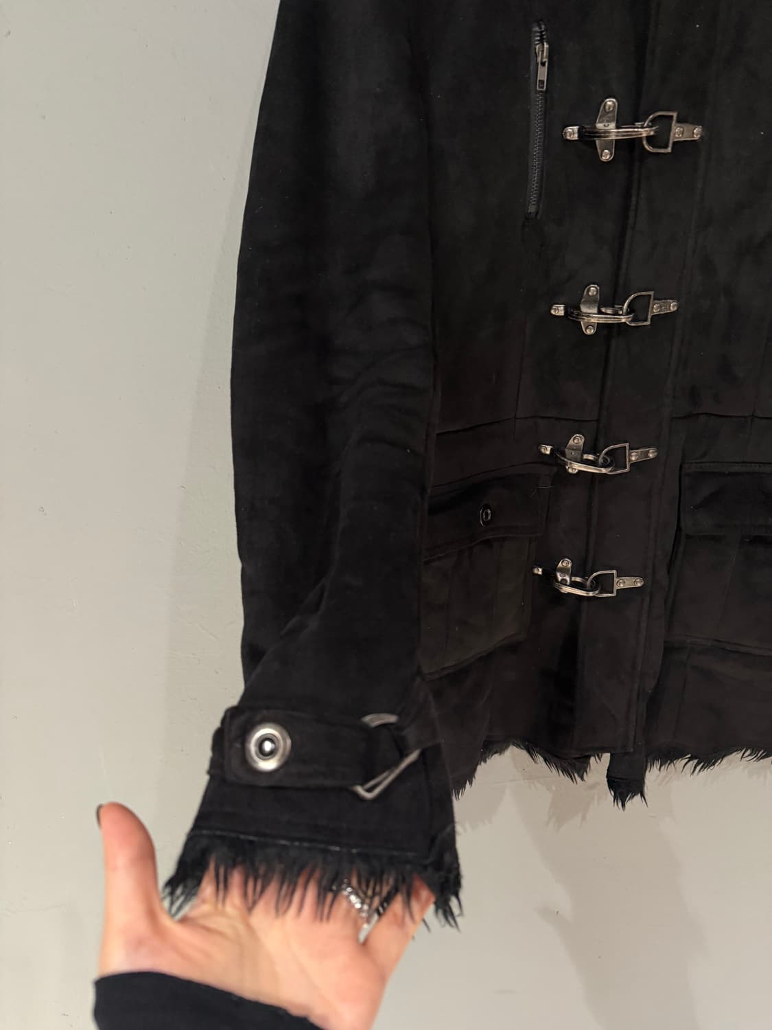 In the attic buckle detail velour jacket 상품이미지3