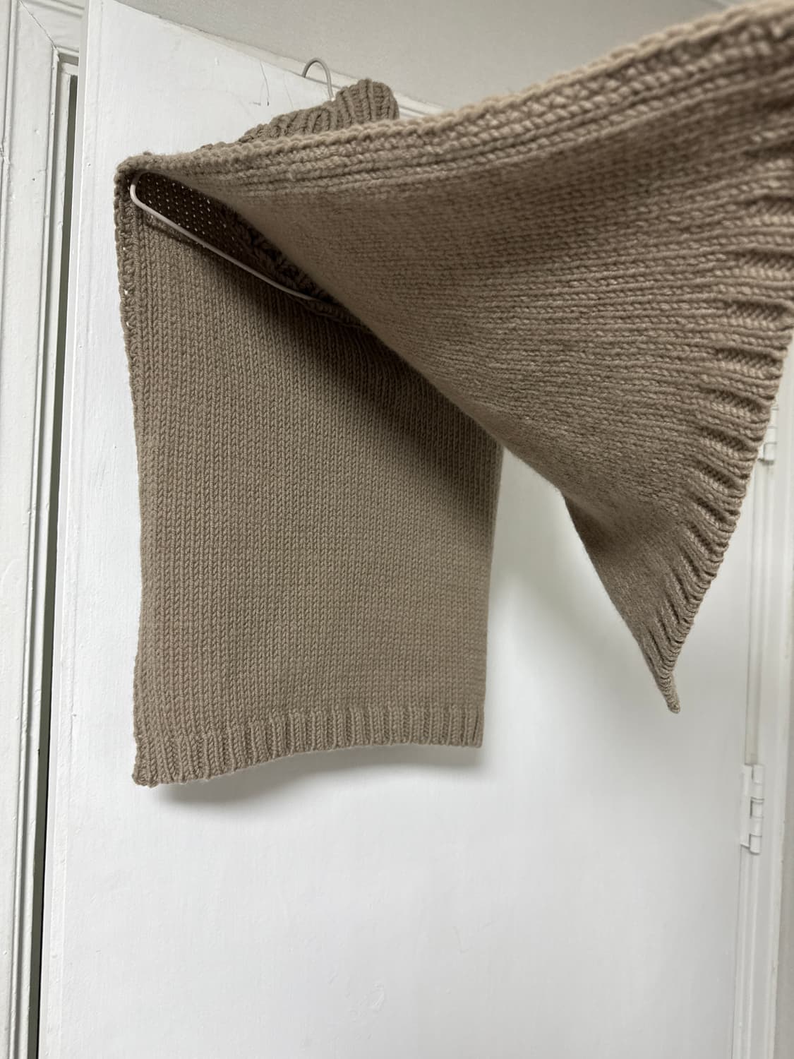 더솔로이스트 2017AW 울 반다나 넥워머 베이지컬러 상품이미지7