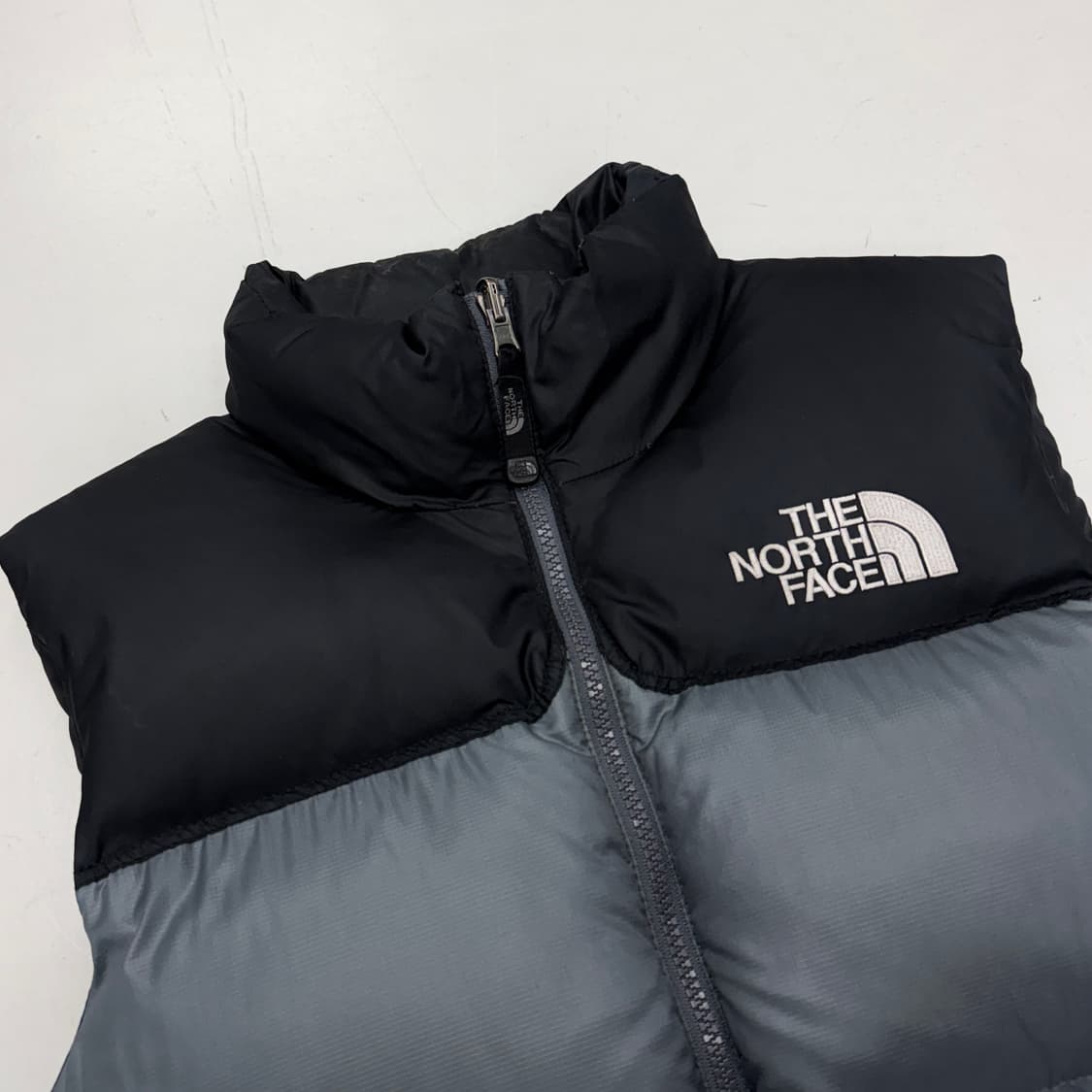 노스페이스 700 눕시 조끼패딩 구스다운 그레이 상품이미지3