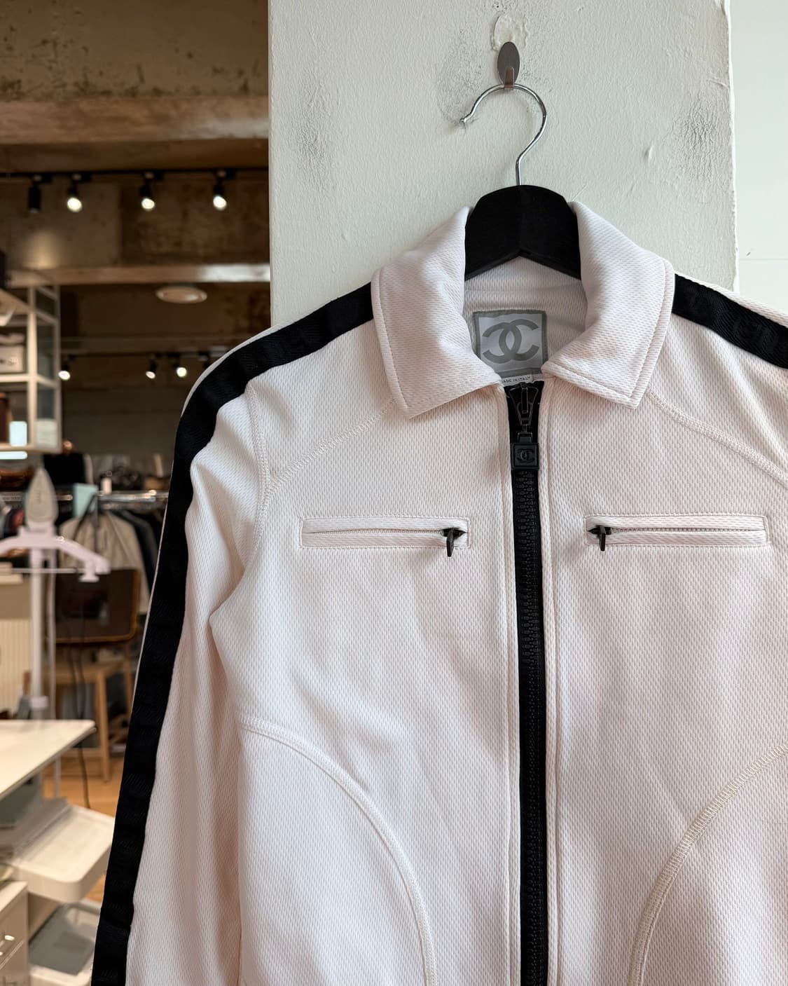 샤넬 스포츠 라이트핑크 라인 자켓  상품이미지4