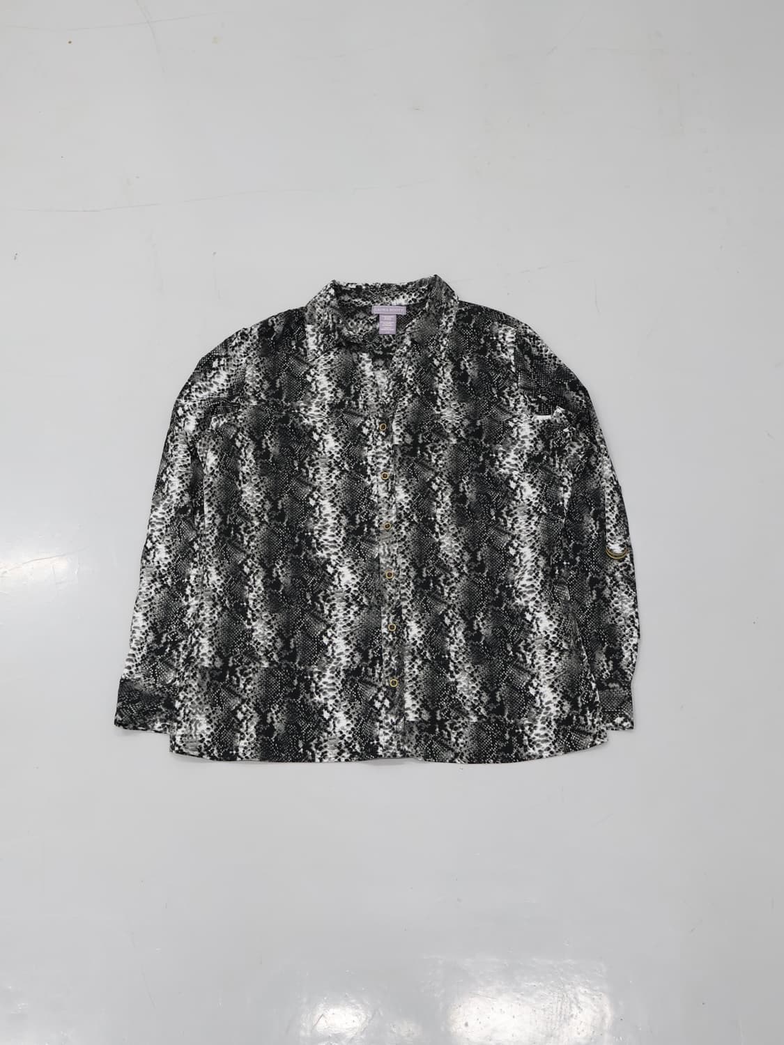 Laura Scott Snake-Print Stretch Blouse 상품이미지1