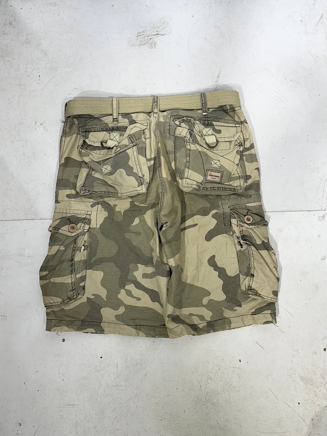 아베크롬비 베이지 밀리터리 카모 와이드 버뮤다 카고 팬츠 반바지 상품이미지5