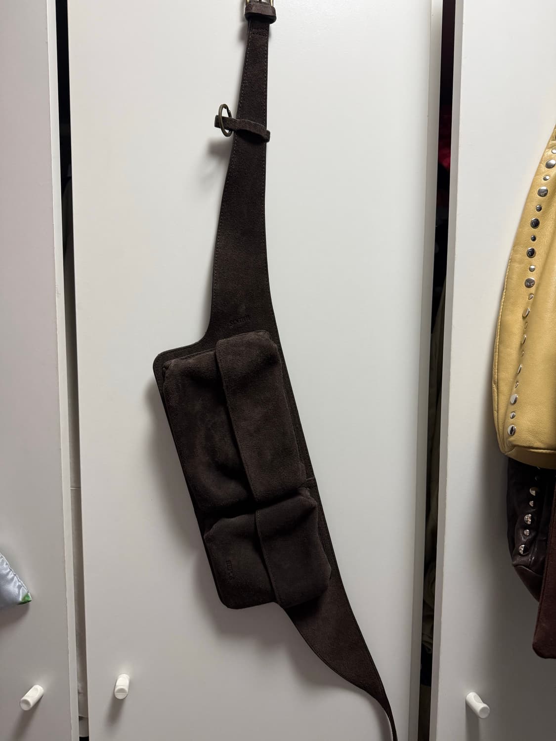 리포스 스웨이드 벨트백 브라운 상품이미지3