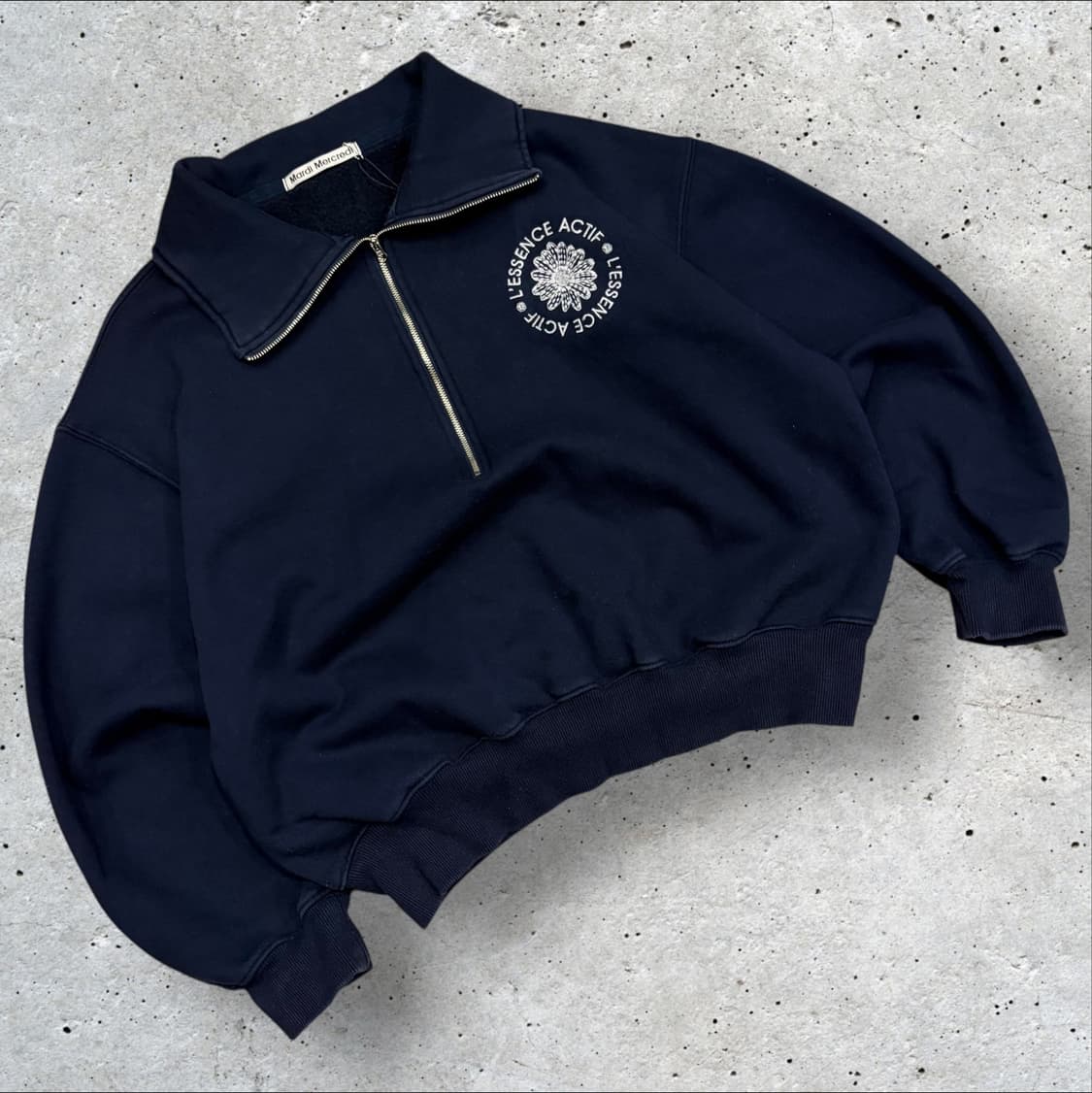 마르디 메크르디 네이비 플라워 하프집업 맨투맨 C386 상품이미지1