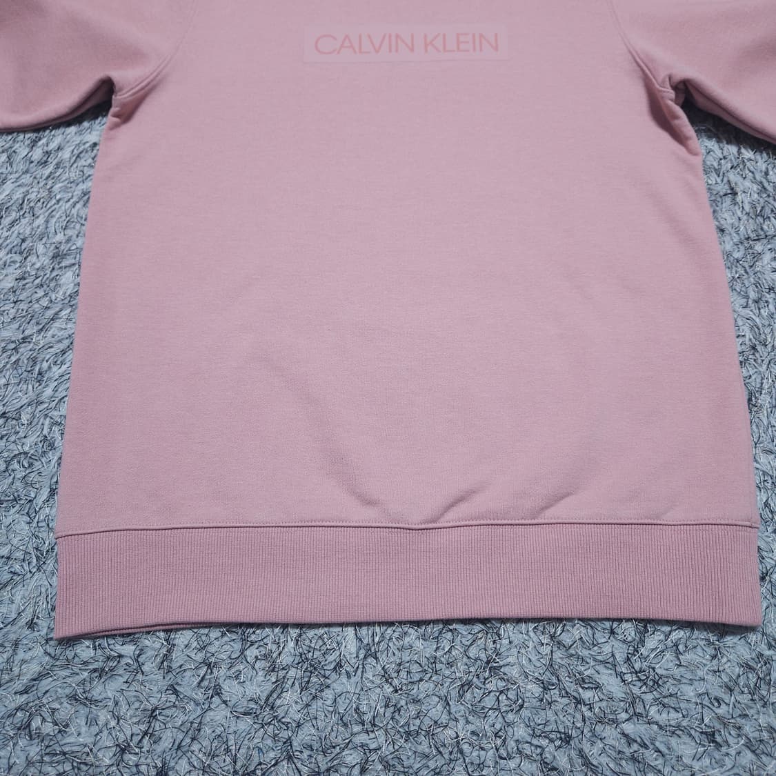 CK켈빈클라인) M 여자 분홍 맨투맨티셔츠 / 왕눈이샵 상품이미지4