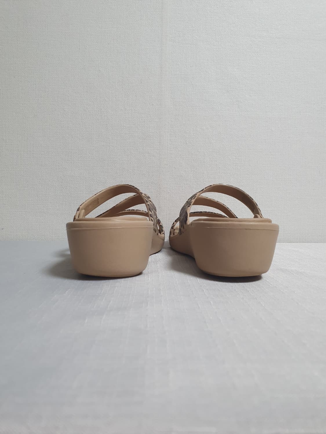 240mm 크록스 패트리샤2 레오파드 웨지 슬리퍼 샌들 W7 상품이미지6