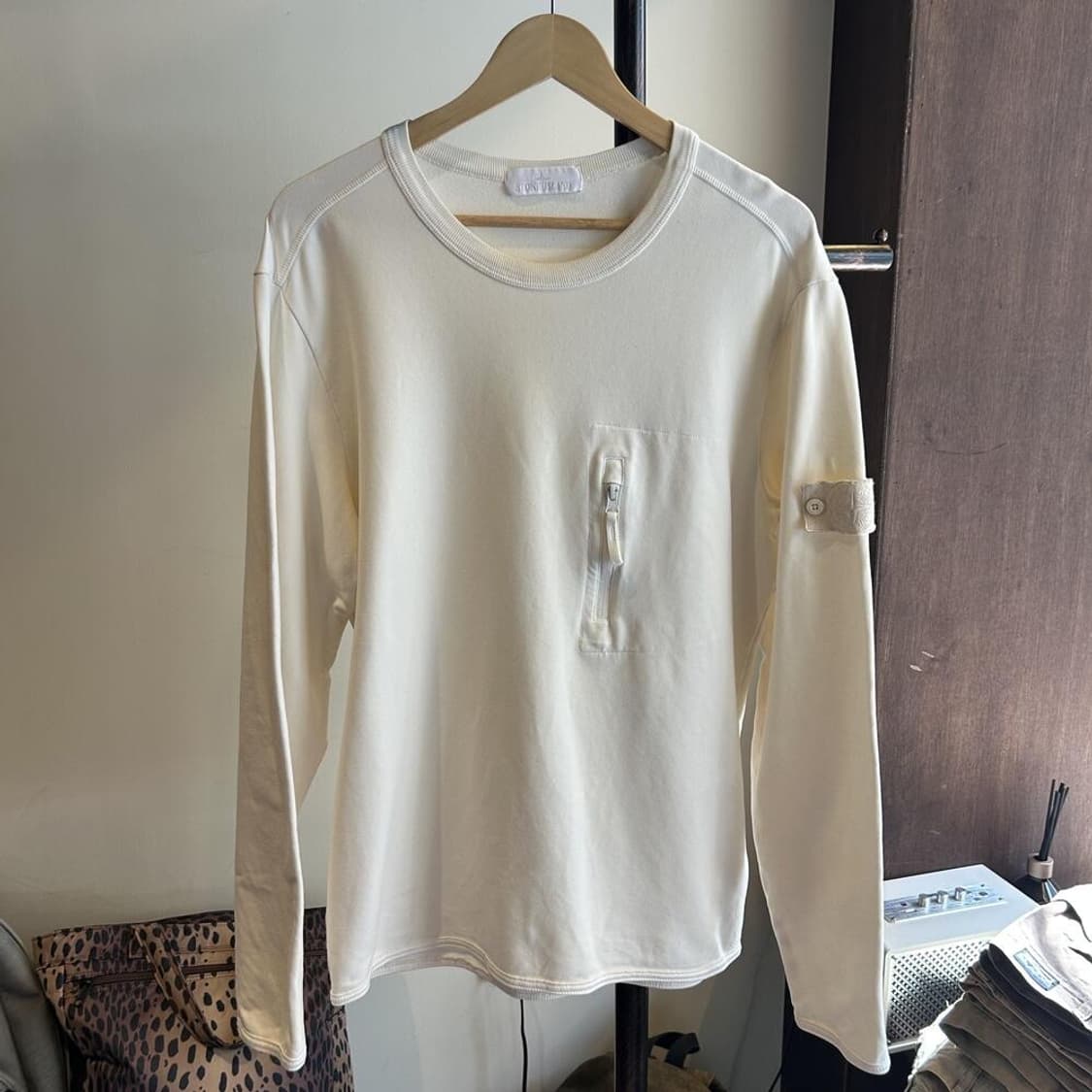 14117 - 스톤아일랜드 화이트 와펜 고스트피스 맨투맨 상품이미지2