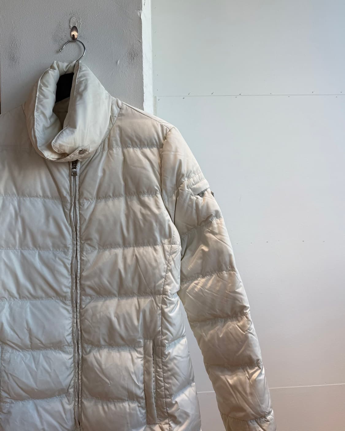 프라다 화이트 폭스 나일론 패딩 점퍼  상품이미지5