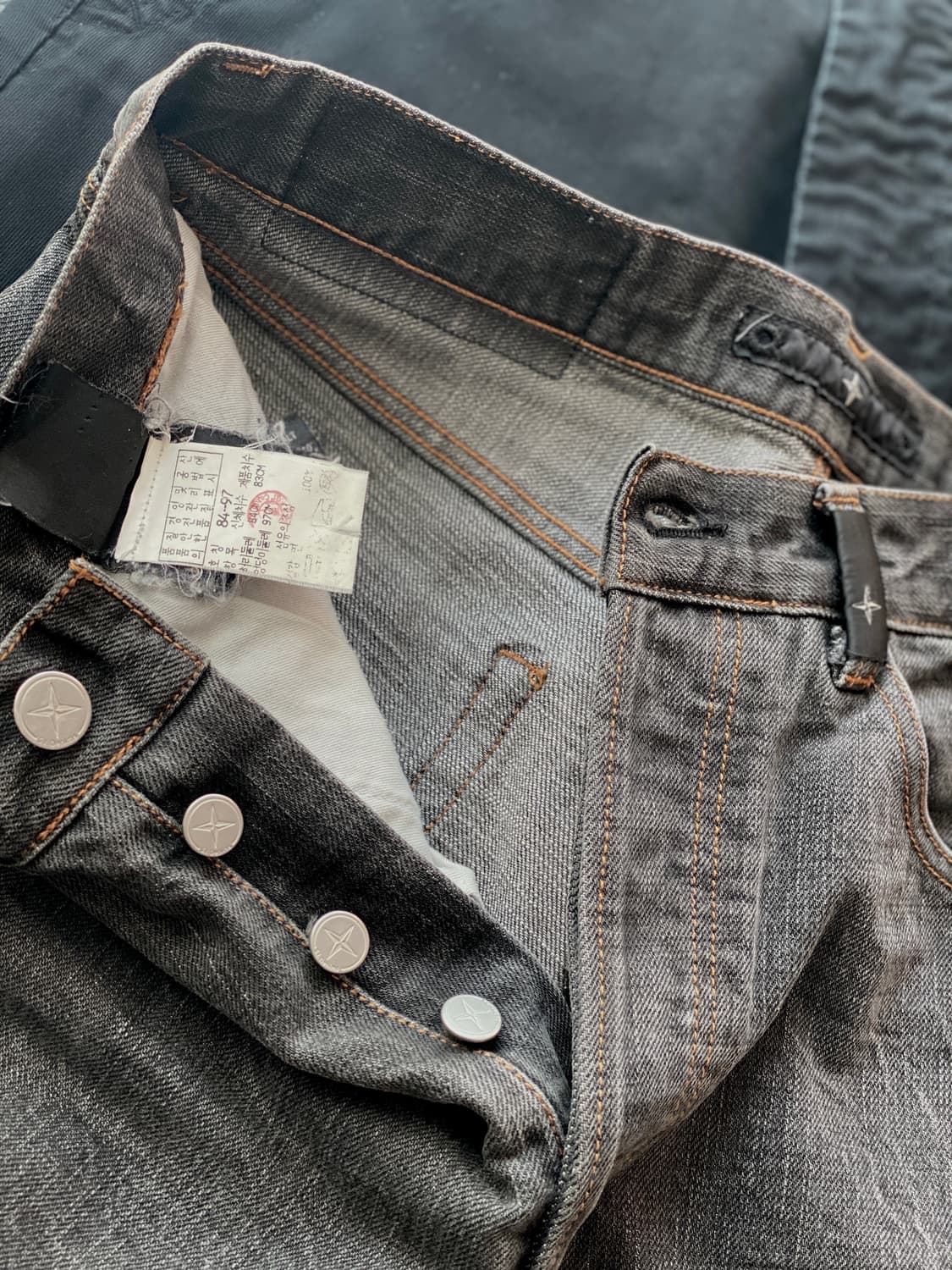  스톤아일랜드 다크그레이 스톤 워싱가공 진팬츠 레귤러 핏 31~32 사이 상품이미지8