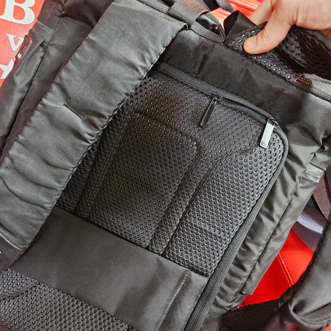 샘소나이트 레드 멀티포켓 비즈니스 캐주얼 백팩 32 x 48 x 14 상품이미지8