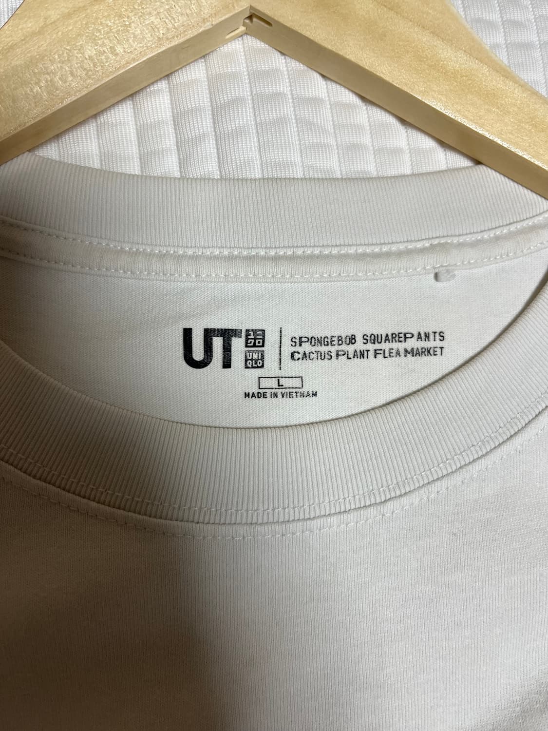 [L] 유니클로 CPFM 스폰지밥 반팔 그래픽 티셔츠 화이트 상품이미지3