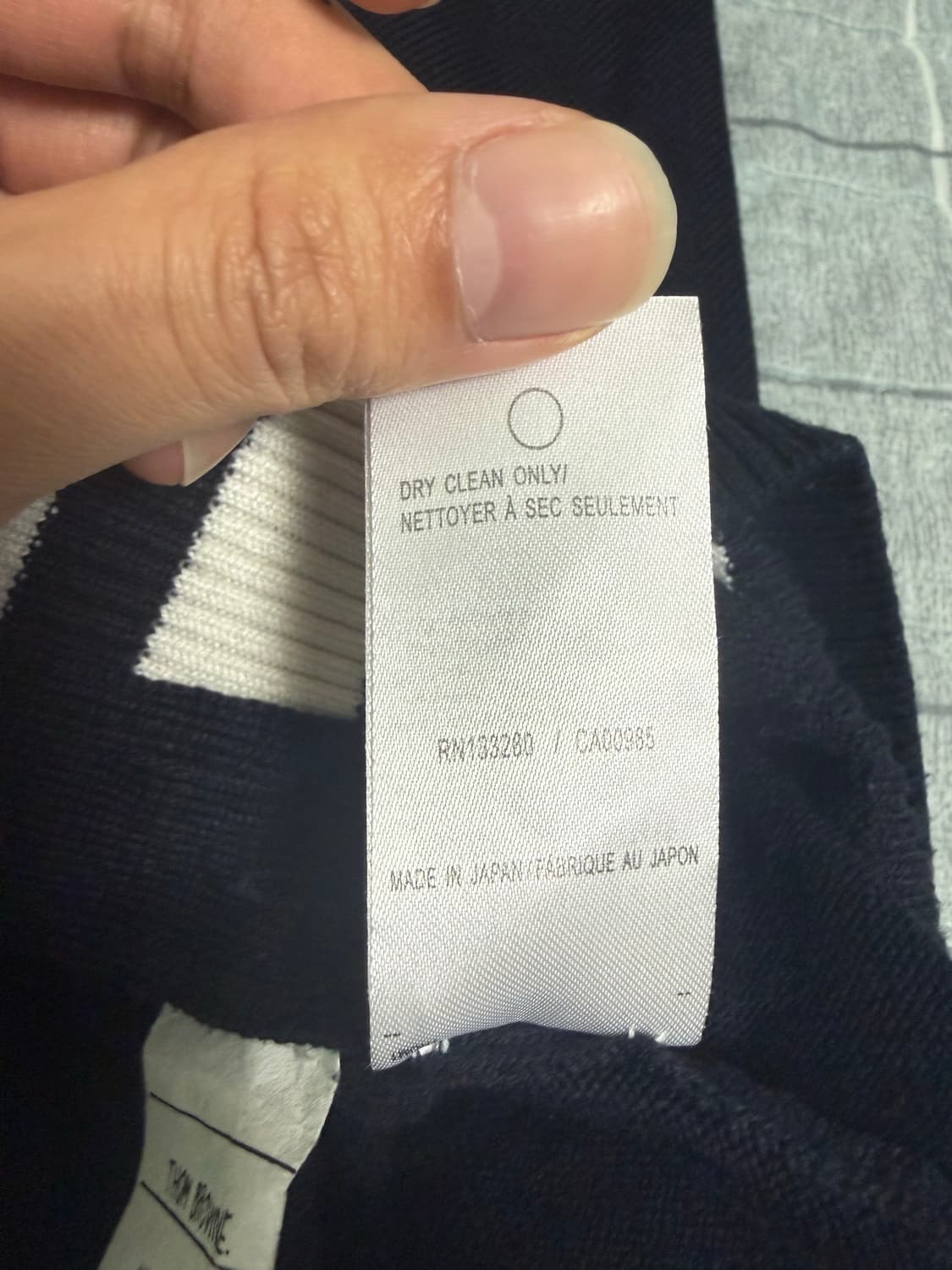 톰브라운 캐시미어 가디건 3사이즈 사용감있음 상품이미지6