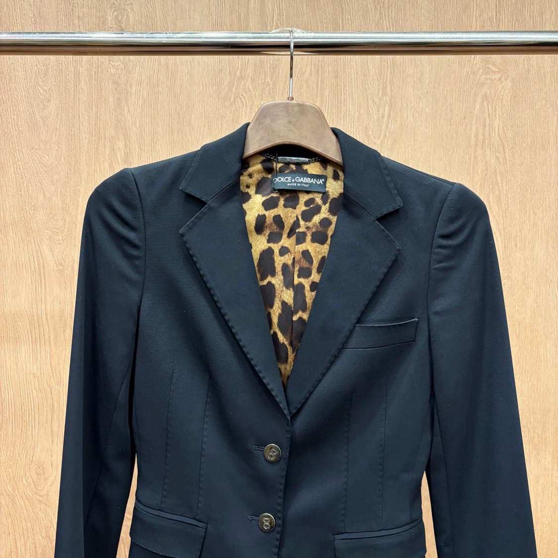 돌체앤가바나 블레이저 싱글 브레스티드 투 버튼 노치드 라펠 디테일 블랙 상품이미지4