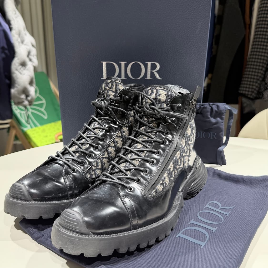 (A/43) / 디올 컴뱃 레더 앵클 부츠 블랙 유광 송아지 가죽 상품이미지1