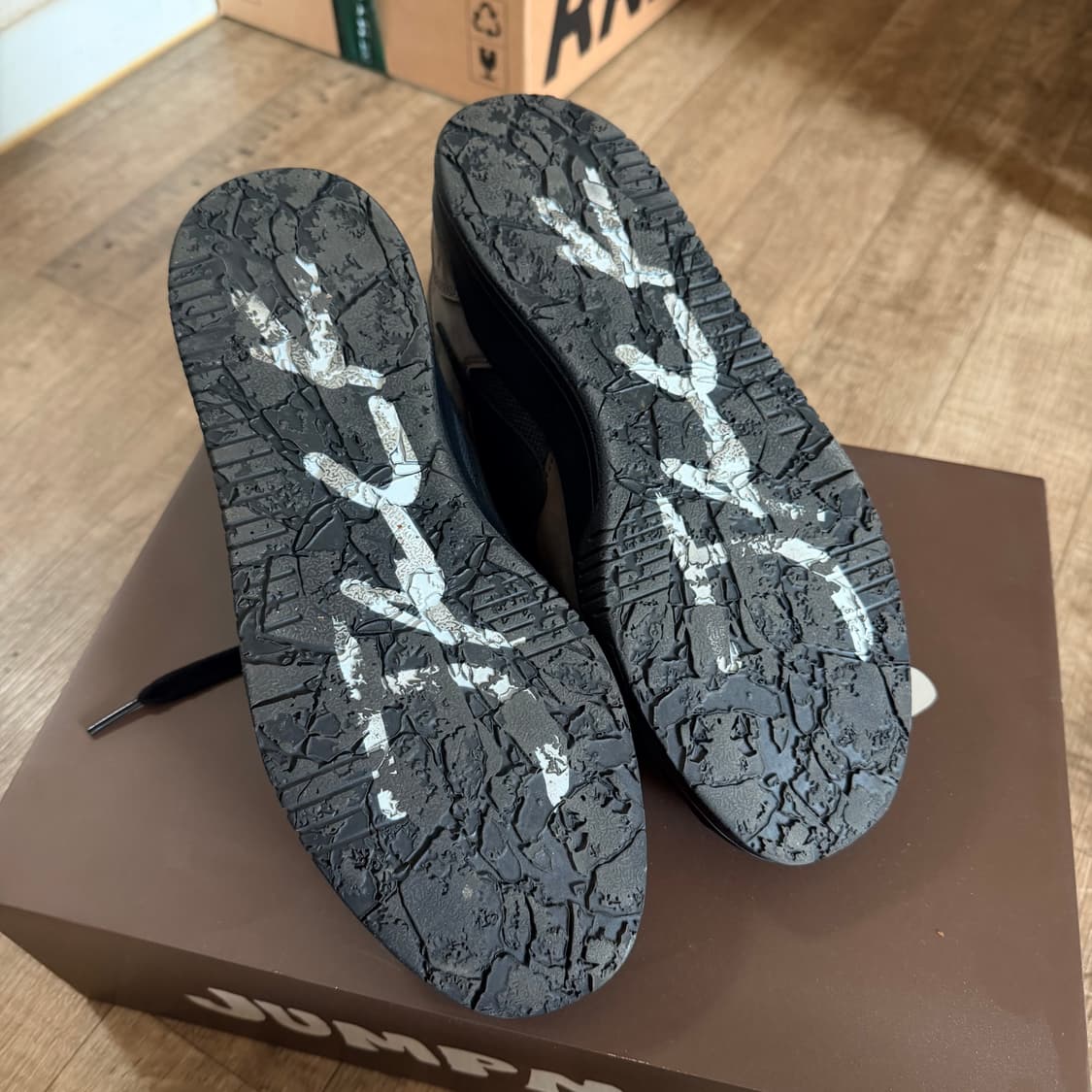 [275] 조던 x 트래비스 스캇 점프맨 잭 TR 블랙 앤 다크 모카 상품이미지9