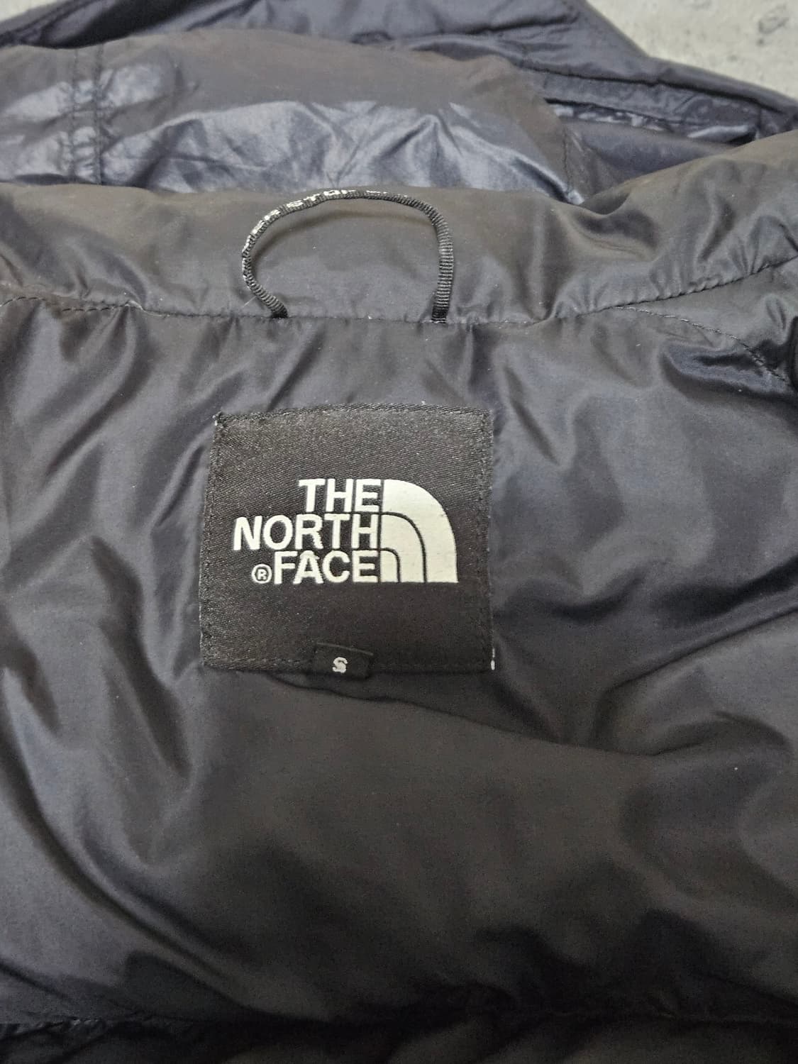 노스페이스 블랙 패딩 상품이미지3