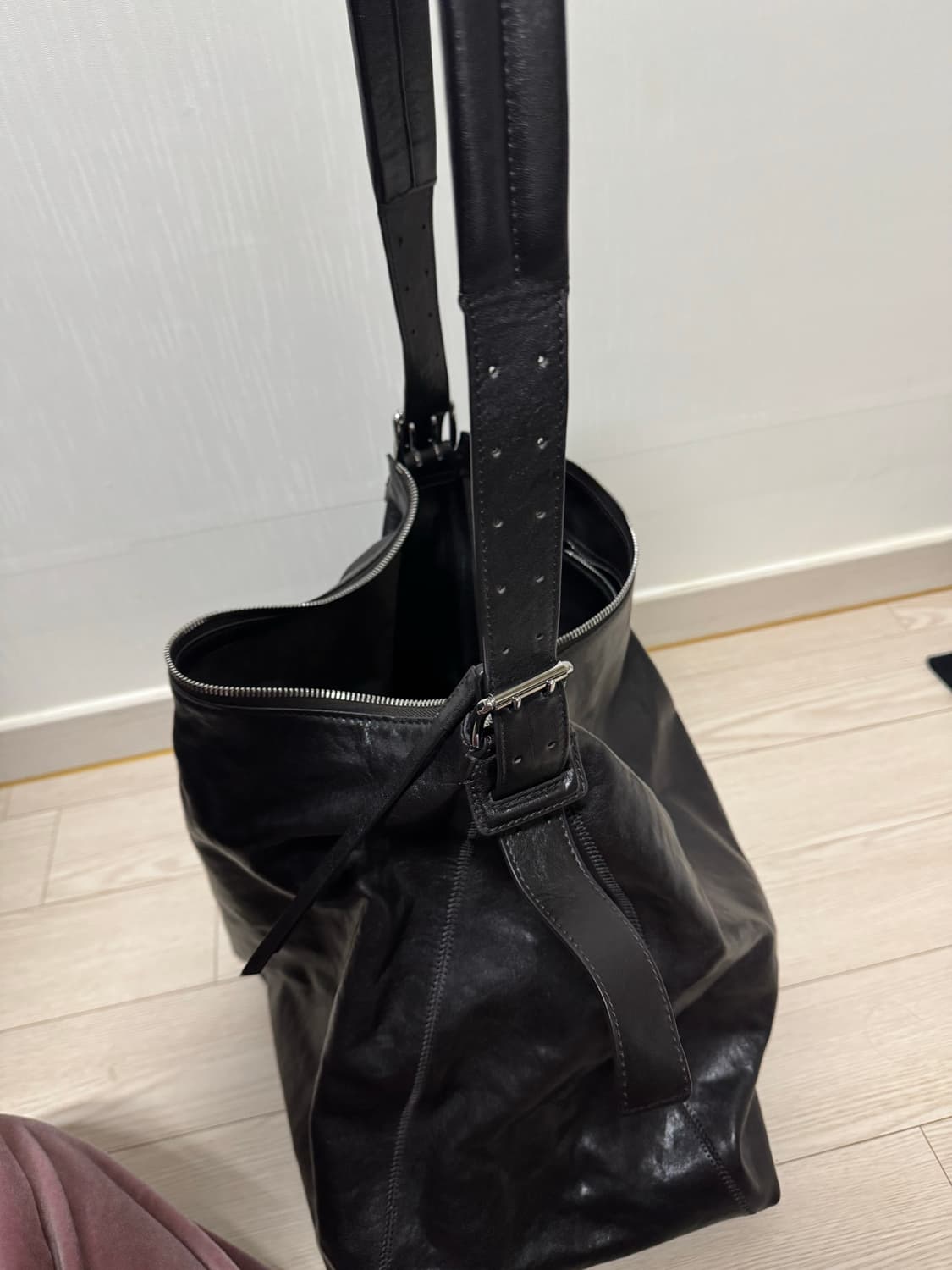 르메르 벨티드 호보백 다크 초콜릿 상품이미지2