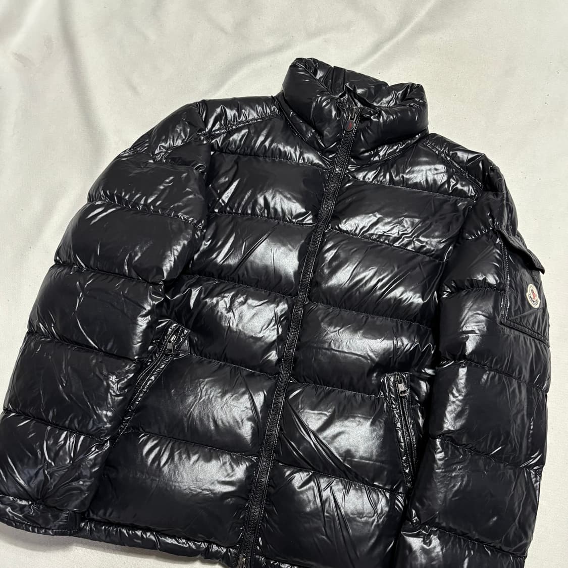 6 몽클레어 마야 블랙 유광 다운 패딩 상품이미지1