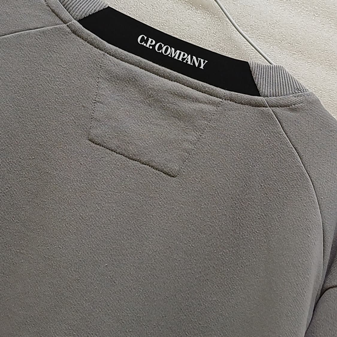 CP컴퍼니 약기모 맨투맨 라운드 티 남성 XL 2XL 사랑봉봉 상품이미지4