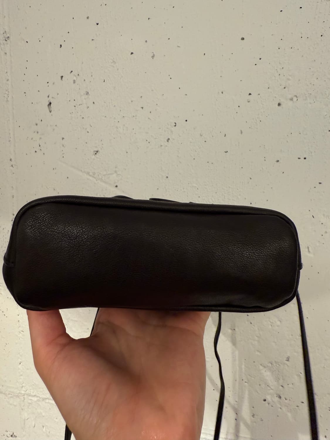 미우미우 나파레더 미니 버킷백 최저가 상품이미지4