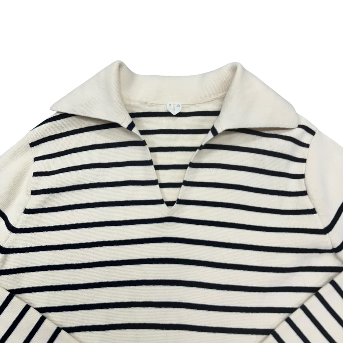 아르켓 오픈 카라넥 니트 상품이미지2