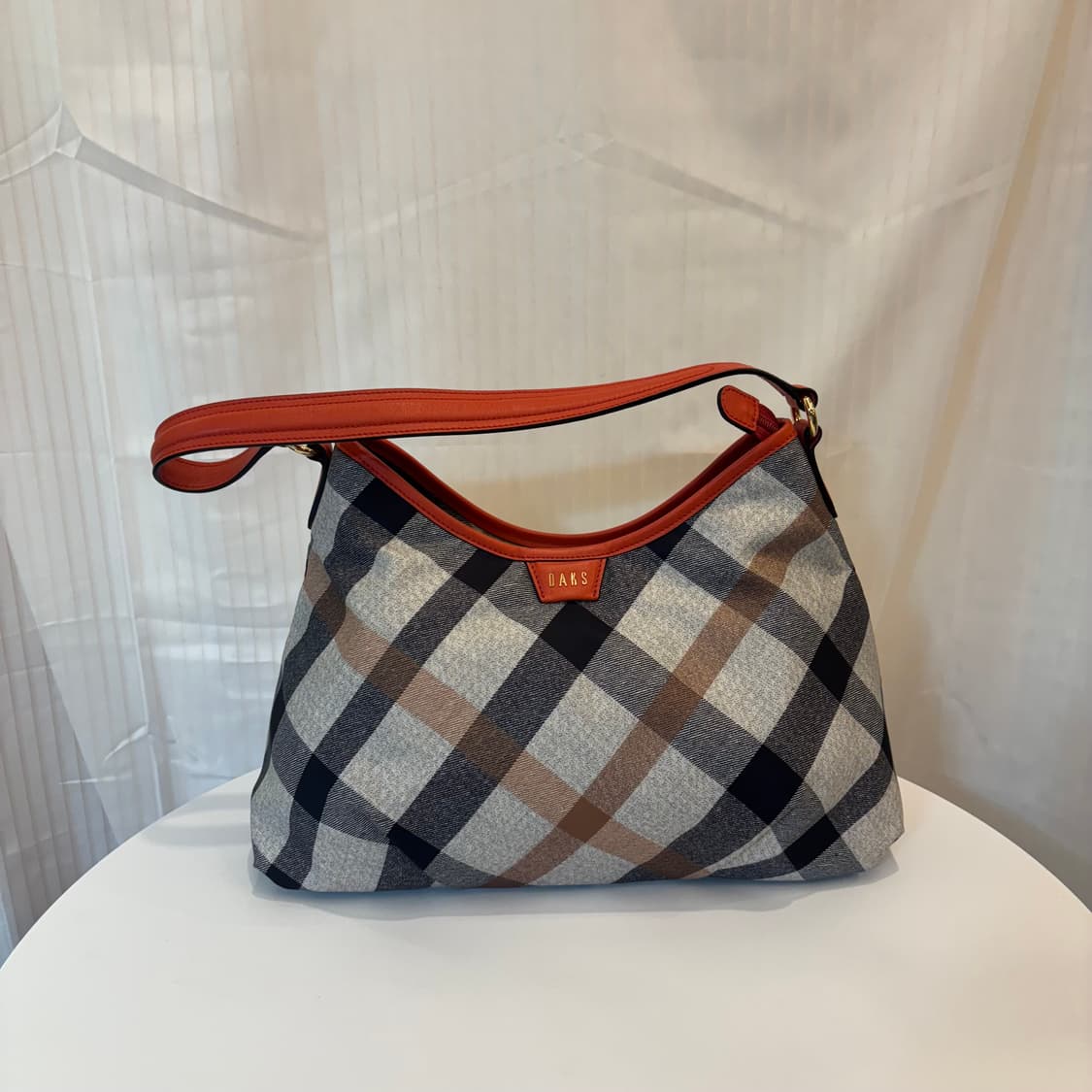 정품 닥스 나일론 체크 호보백    상품이미지1