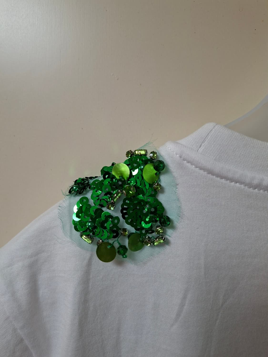 여성] 미우미우 정품 그린 스팽글 반팔 티셔츠 S 상품이미지4