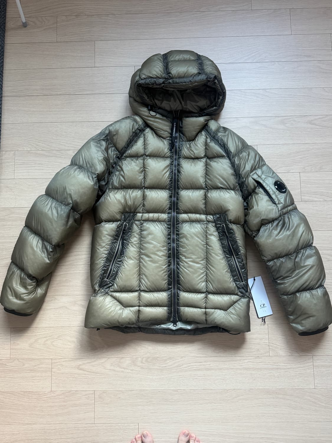 [M] C.P. 컴퍼니 디디쉘 D.D. 쉘 후드 다운 자켓 펀가이그레이 상품이미지1