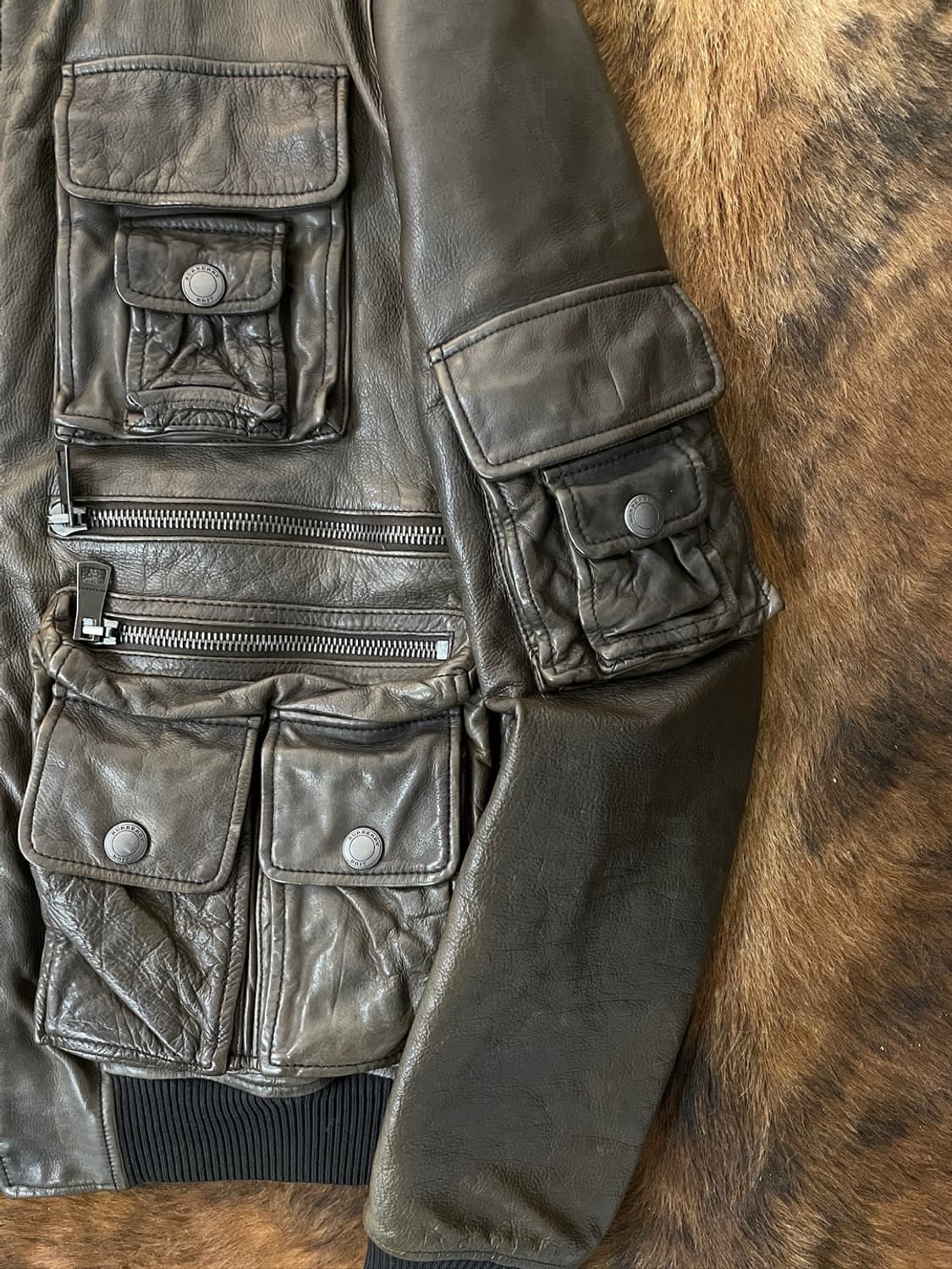 버버리 브릿 멀티 포켓 레더 봄버 자켓  상품이미지5