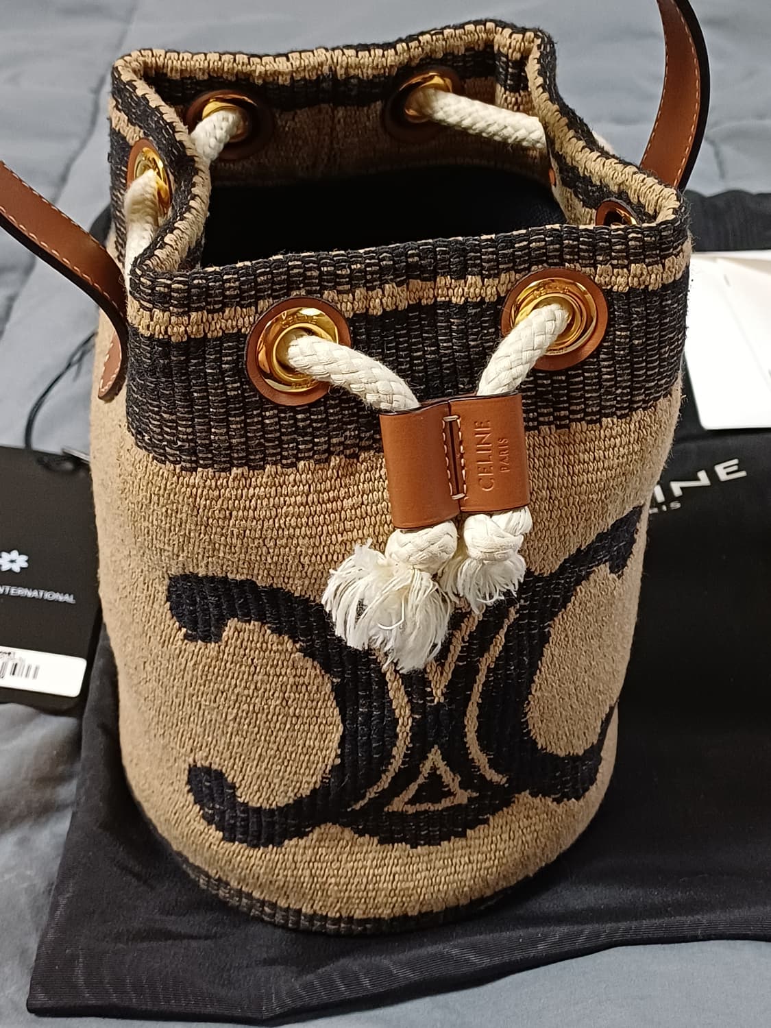 [새상품급] 셀린느 틴 드로우스트링 버킷백 베이지/탄 상품이미지2