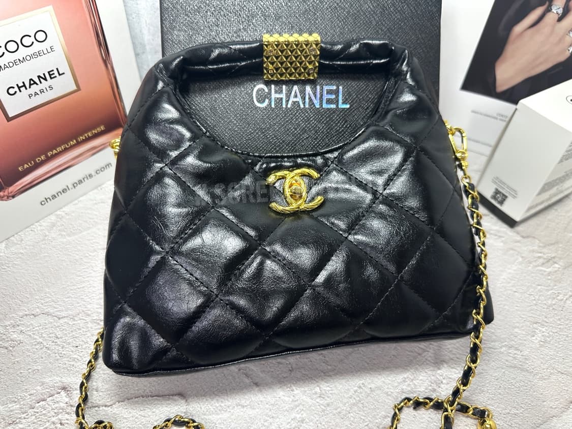 (할인상품)샤넬 램스킨 숄더백 호보백
체인백 블랙 풀박스 무료배송 상품이미지7