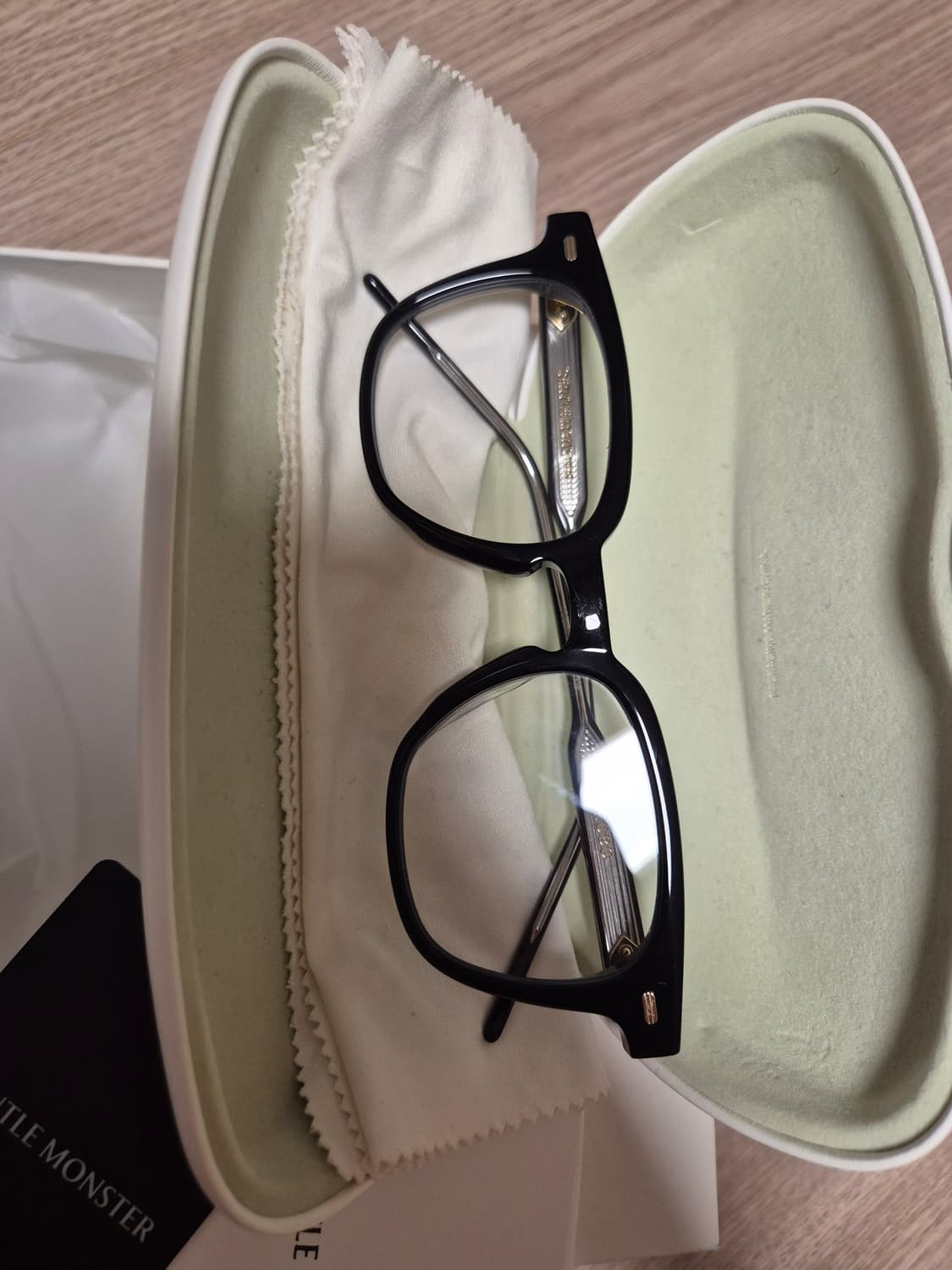 젠틀몬스터 KUBO-01 블랙 안경 상품이미지2