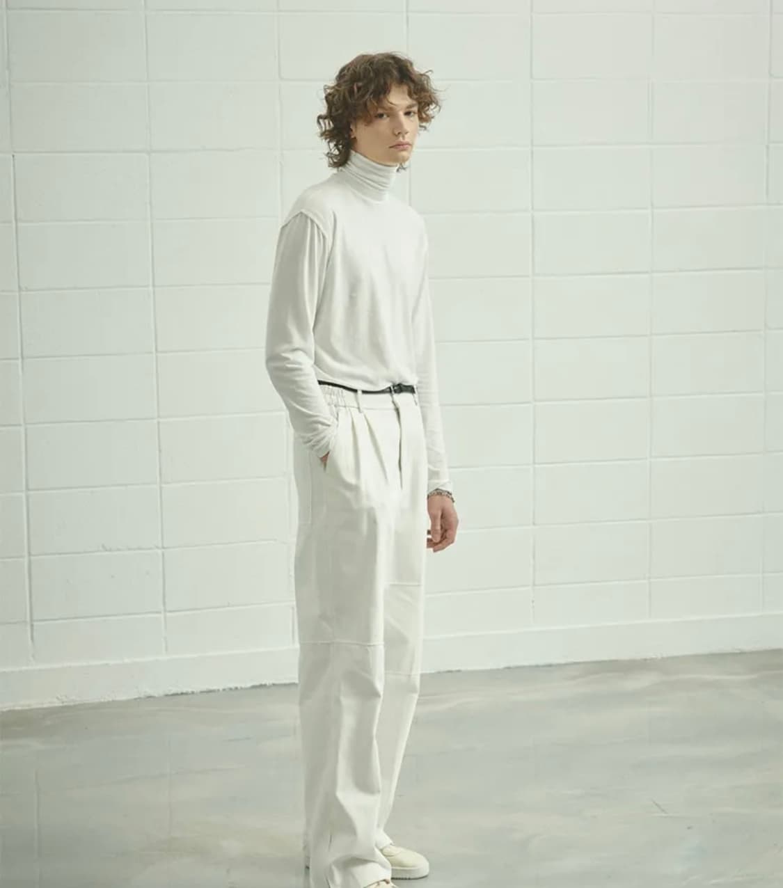 알렌느 모달 하이넥 티셔츠 2종 상품이미지6