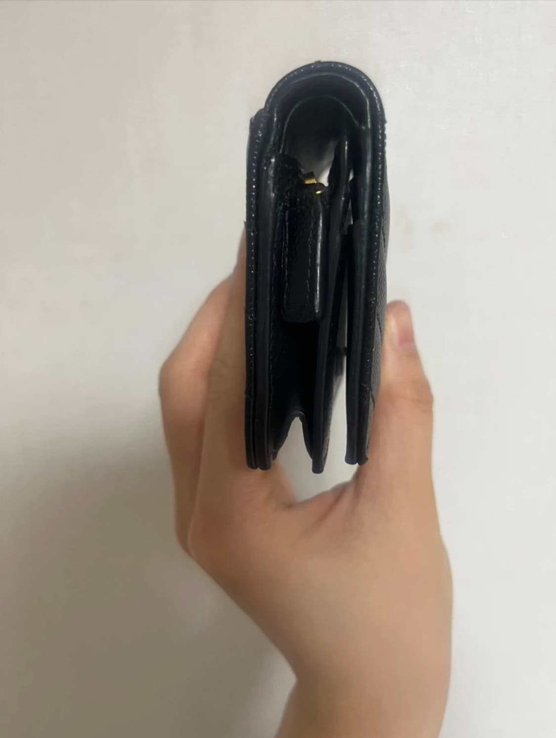 생로랑 마틀라세 반지갑 블랙 금장(풀박스)(거의 새상품)(정품) 상품이미지4