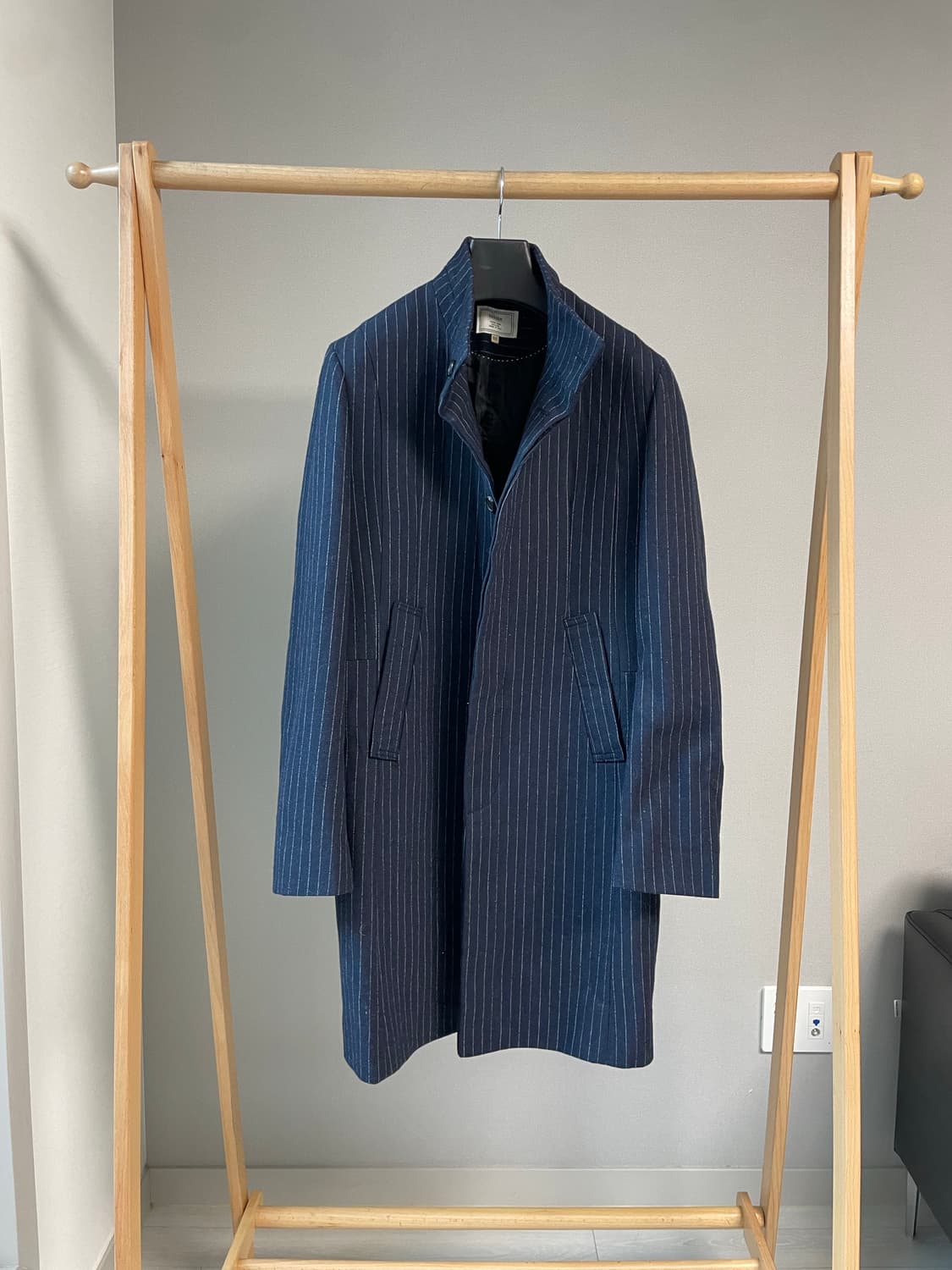 시스템 하이넥 스트라이프 싱글 코트 네이비 상품이미지1