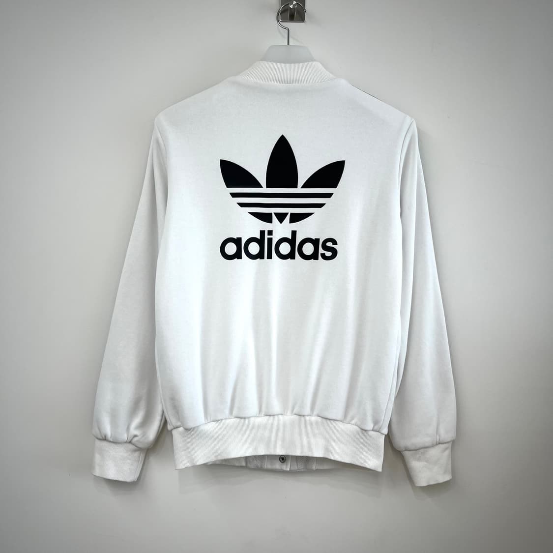 아디다스 백로고 검흰 화이트 봄버 자켓 상품이미지3