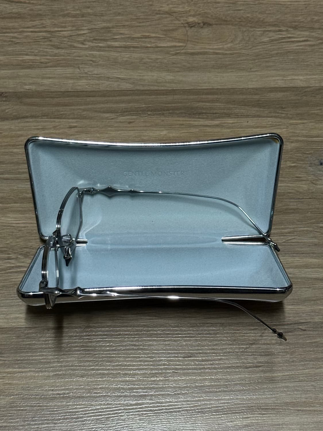 젠틀몬스터 안경 상품이미지3