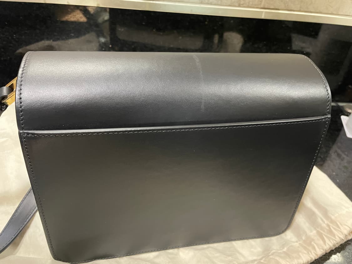 마르니 블랙 카프스킨 트렁크 미디엄 숄더백 상품이미지3