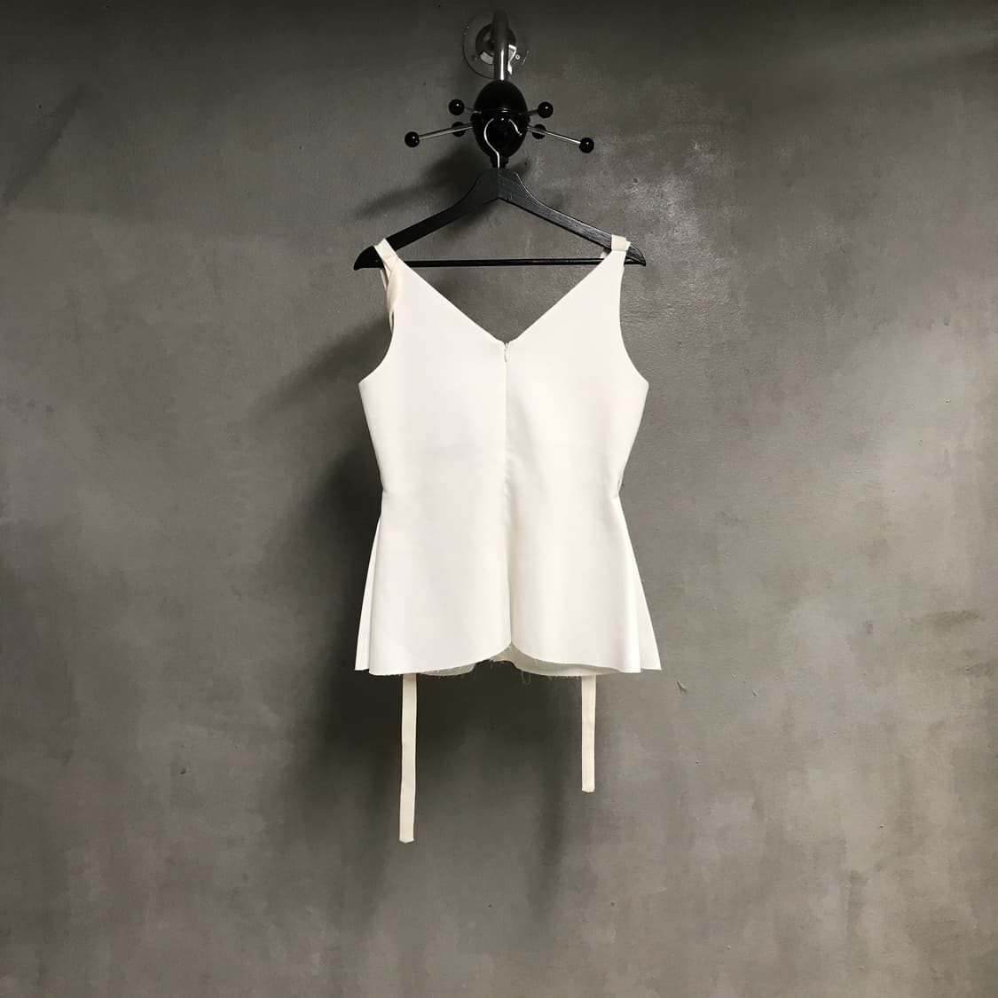 엘러리 슬리브리스 탑 새상품 8(W) 상품이미지7