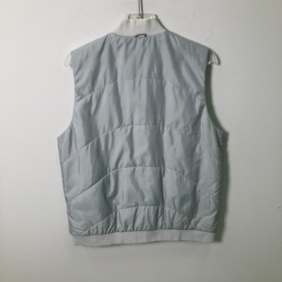 꾸레쥬 스포츠 퓨처 패딩 베스트 40 상품이미지2