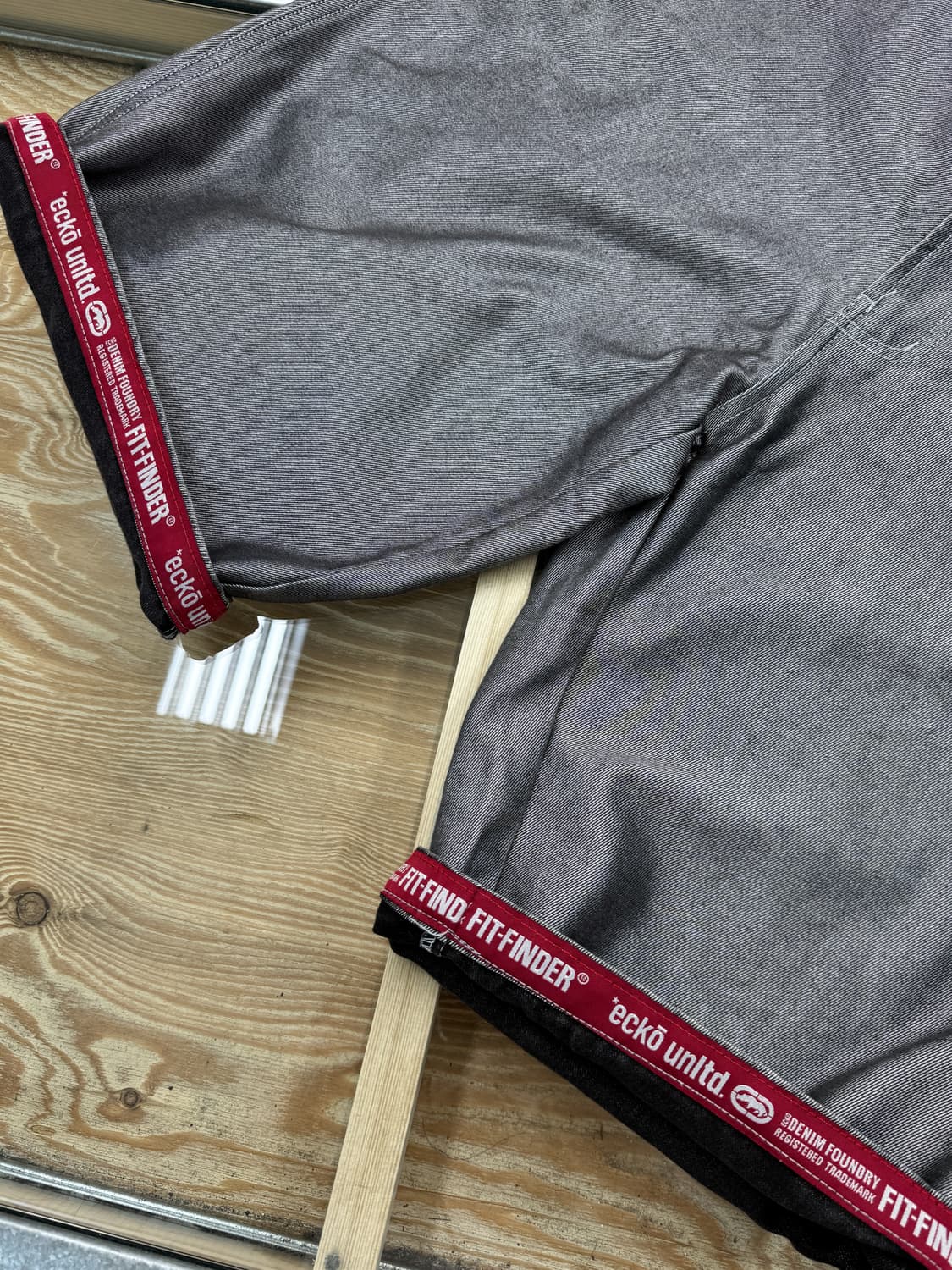 에코 메탈릭 실버 버뮤다 쇼츠 상품이미지6