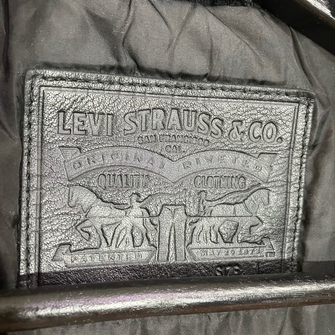 리바이스 카우스킨 레더 바시티자켓 상품이미지5