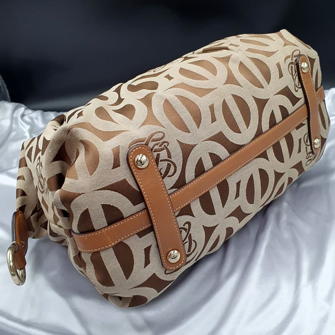 루이까또즈 로고패턴 럭셔리 토트백 중고 가방 은피아노 상품이미지7