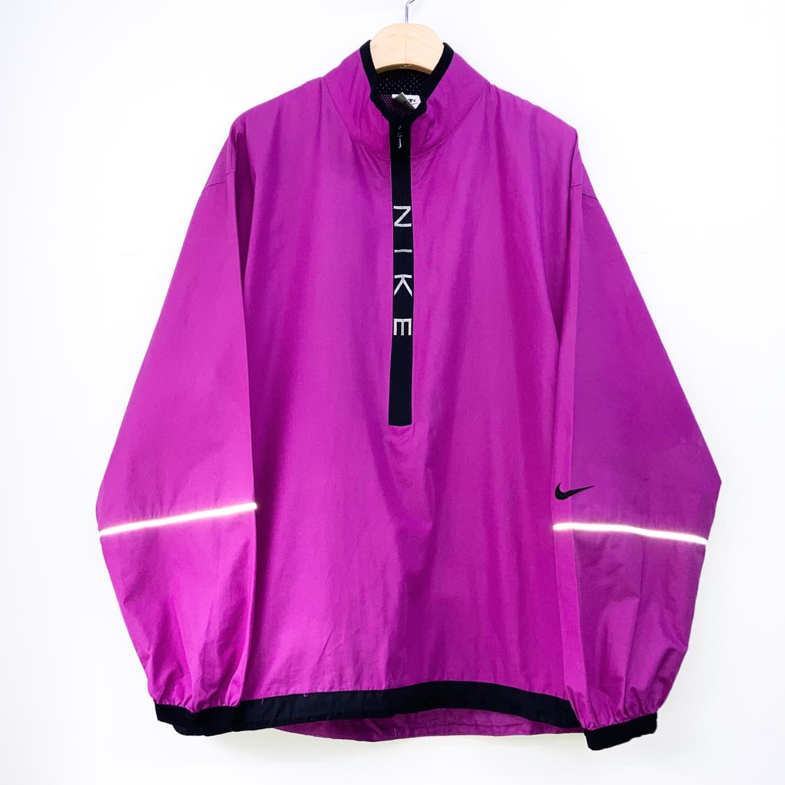 나이키 스펠아웃 암 스우시 리플렉티브 마젠타 아노락 상품이미지4