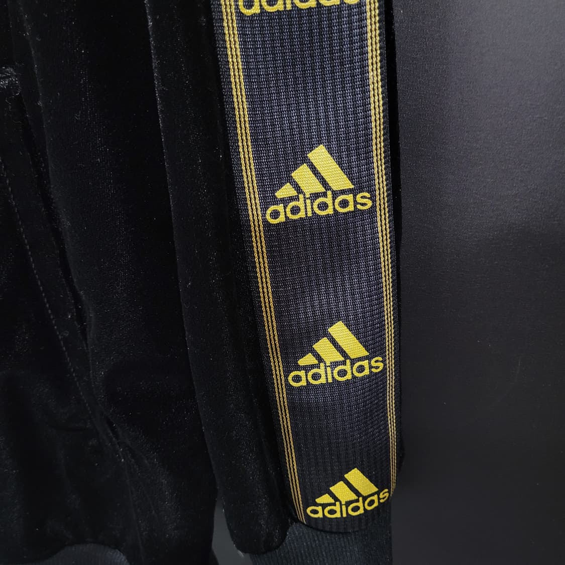 adidas 아디다스 재팬 벨루아 벨벳 검금 블랙 져지 상품이미지3