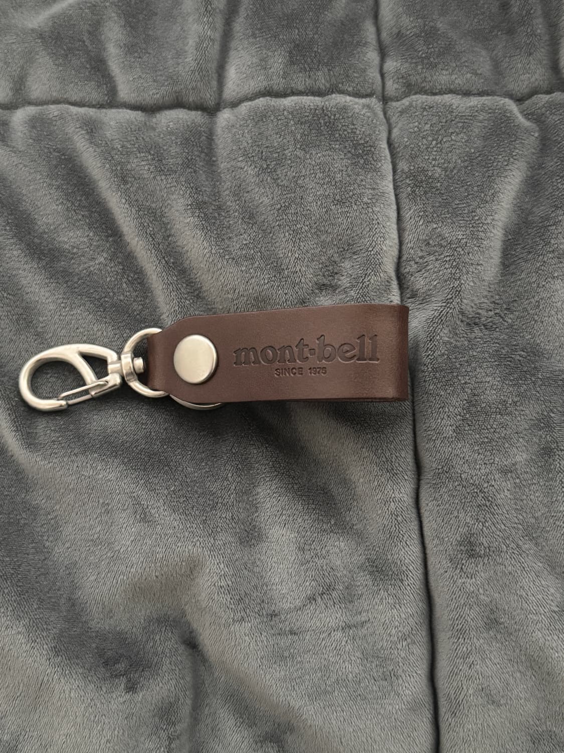 몽벨 가죽 키링 판매  상품이미지1