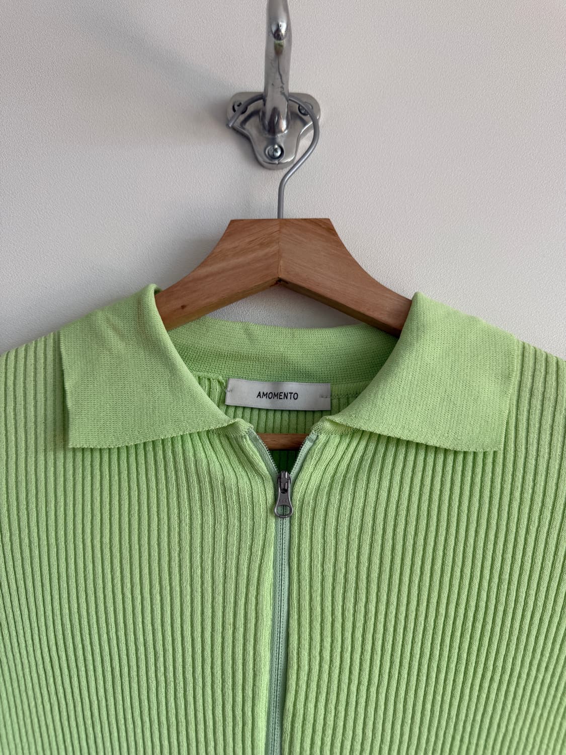 아모멘토(AMOMENTO) 크롭 골지 니트 집업 상품이미지4