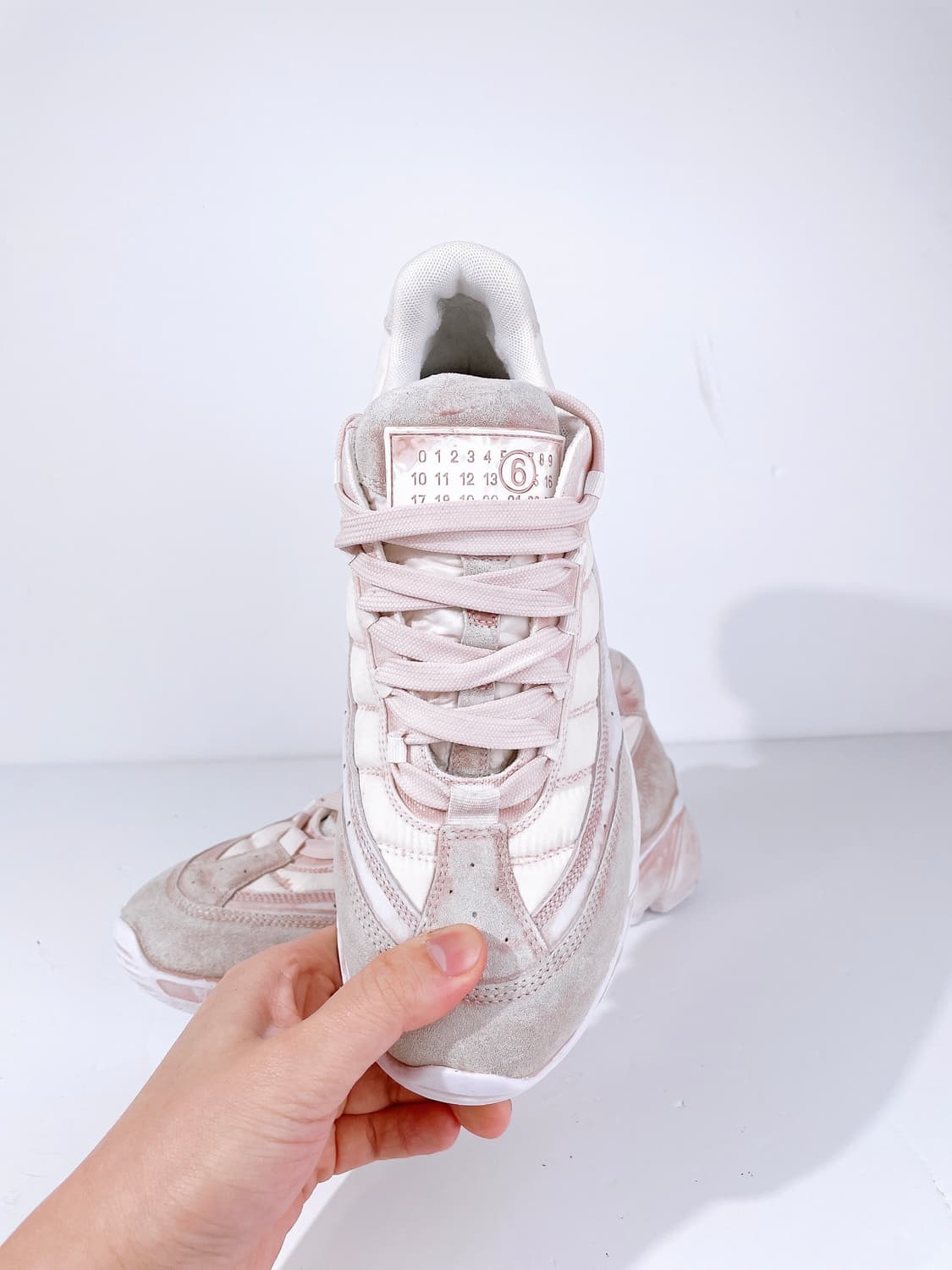 (정품/새상품) MM6 남성 핑크 디스트레스트 이펙트 로우 스니커즈 상품이미지2