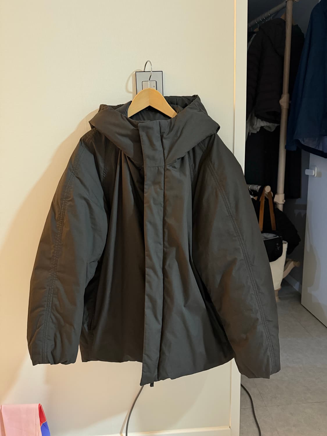 유니클로 U 퍼프테크 볼륨파카 다크브라운 XL 상품이미지3